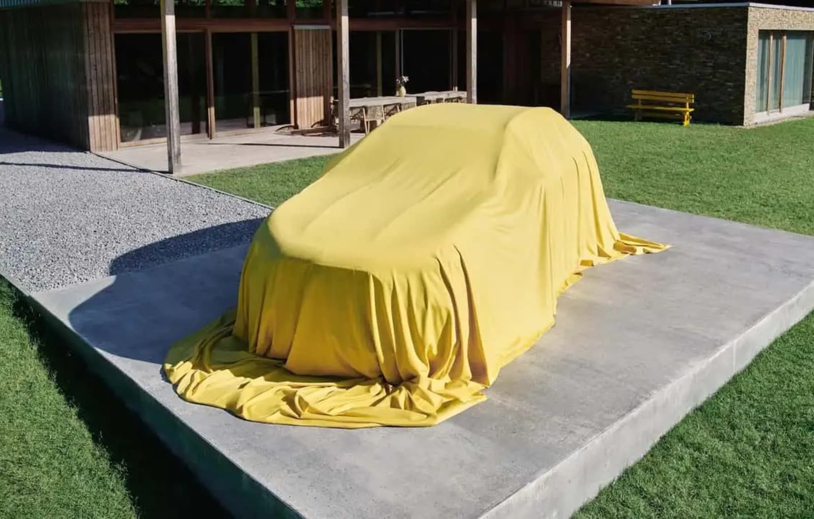 Prima imagine oficială a viitorului Mercedes-Benz GLA