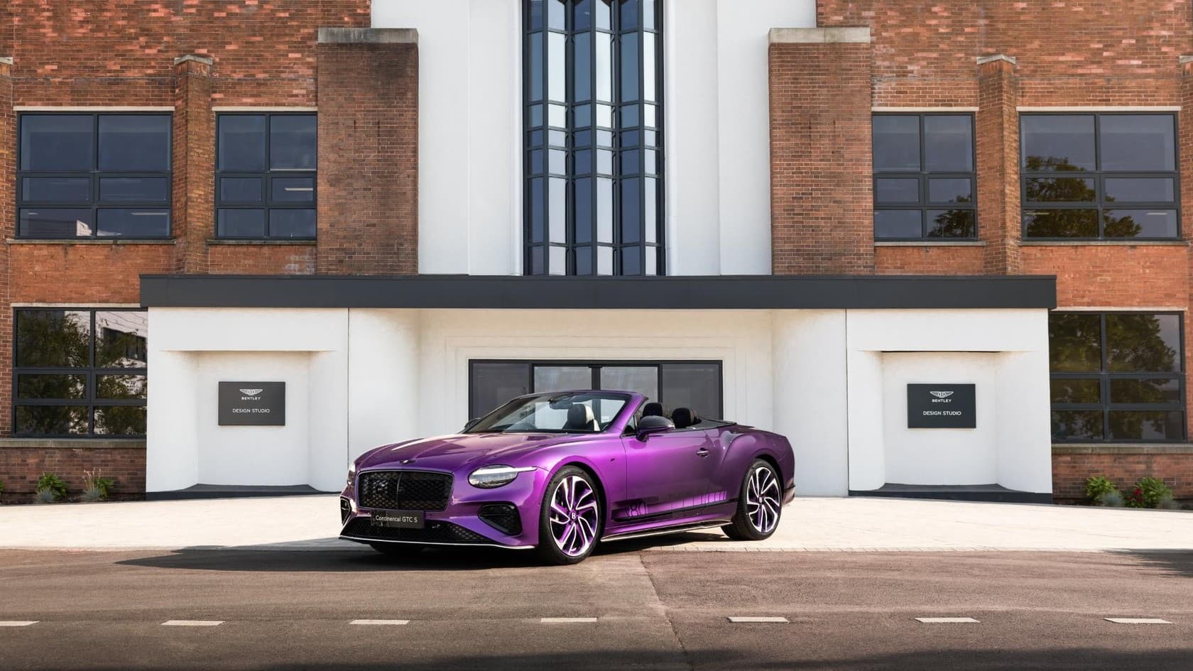 Bentley Continental GTC, model unic produs la uzina din Crewe pentru a marca 80 de ani de activitate