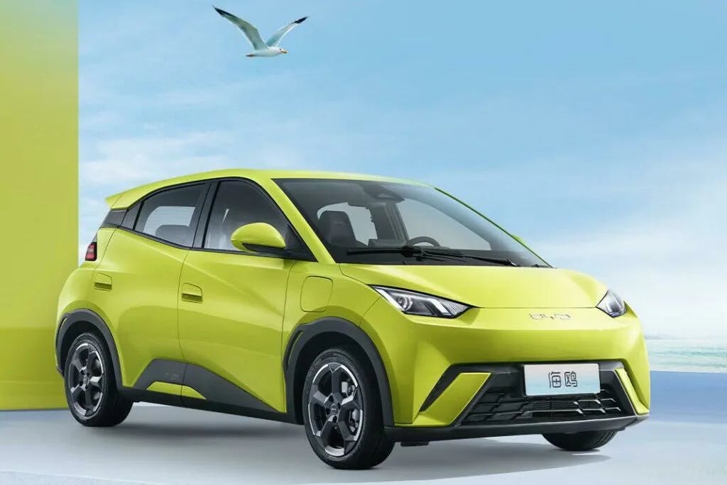 Vehiculele electrice construite în China și-au triplat cota de piață germană în primul trimestru