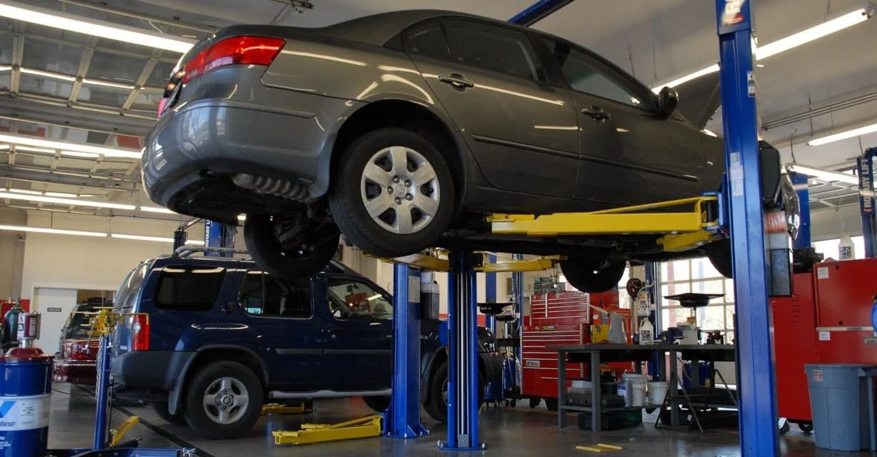 (P) Top 6 echipamente necesare într-un atelier auto