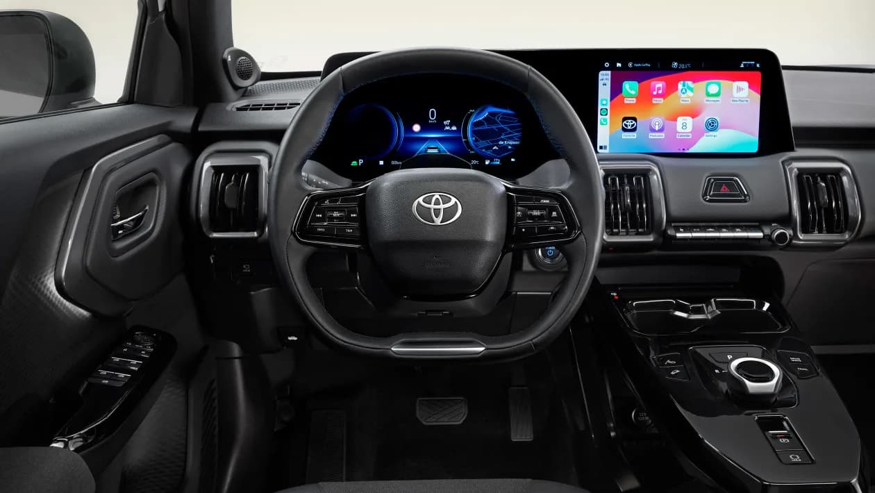 Toyota Urban Cruiser EV: Noi imagini ale interiorului și detalii despre nivelurile de echipare