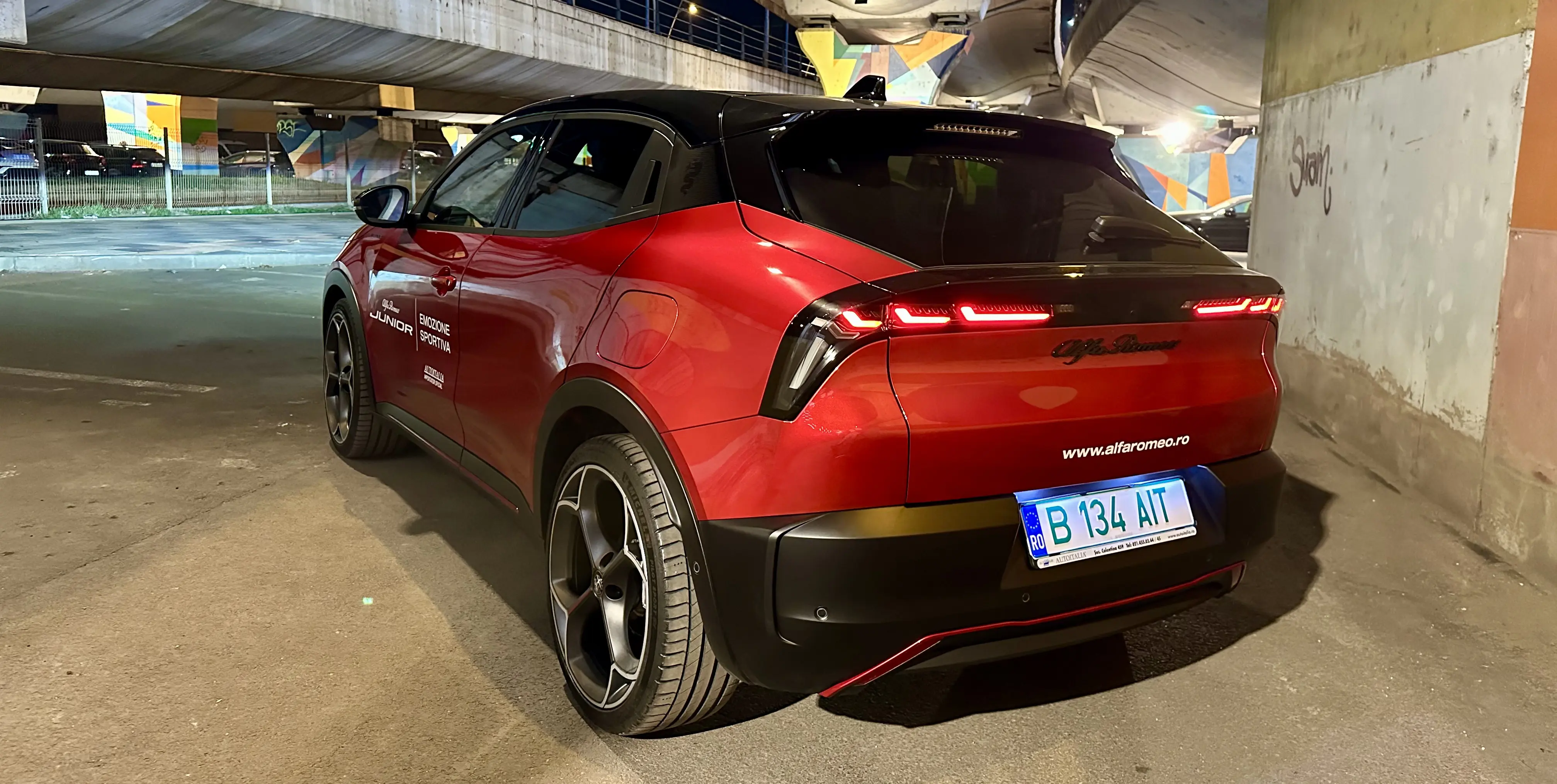 Test Drive Alfa Romeo Junior Veloce electrică – esența spiritului sportiv italian, într-un format compact și sustenabil