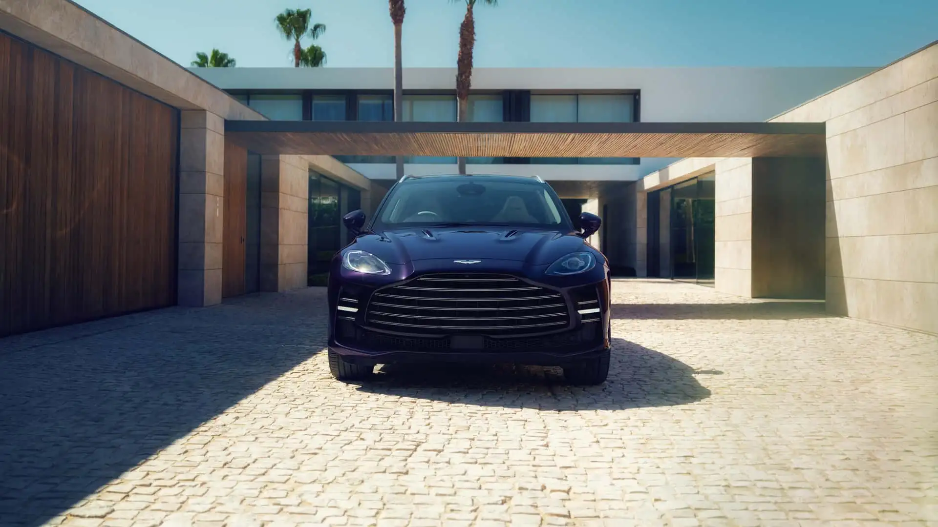 Aston Martin DBX GT: SUV-ul de 727 CP pune confortul înaintea agresivității
