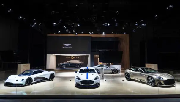 Aston Martin amână primul model electric până în 2033–2035 și păstrează motoarele V8 și V12