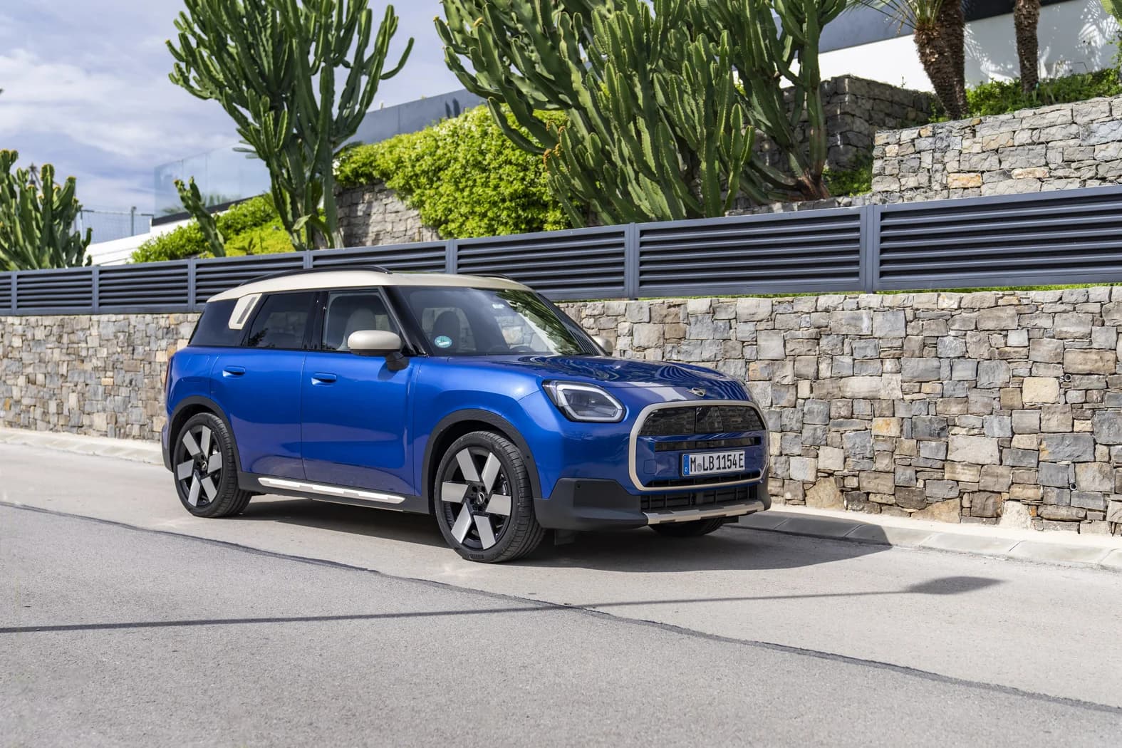 Autonomie extinsă la 501 kilometri pentru Mini Countryman E și Countryman SE All4