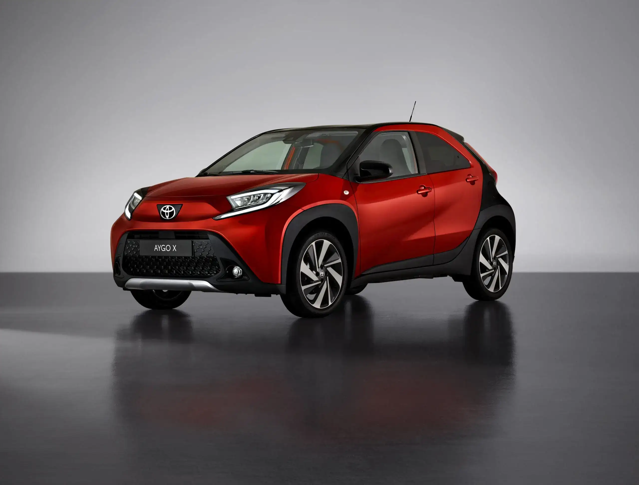 Cauți ”prima ta mașină”? Toyota Aygo X poate fi răspunsul