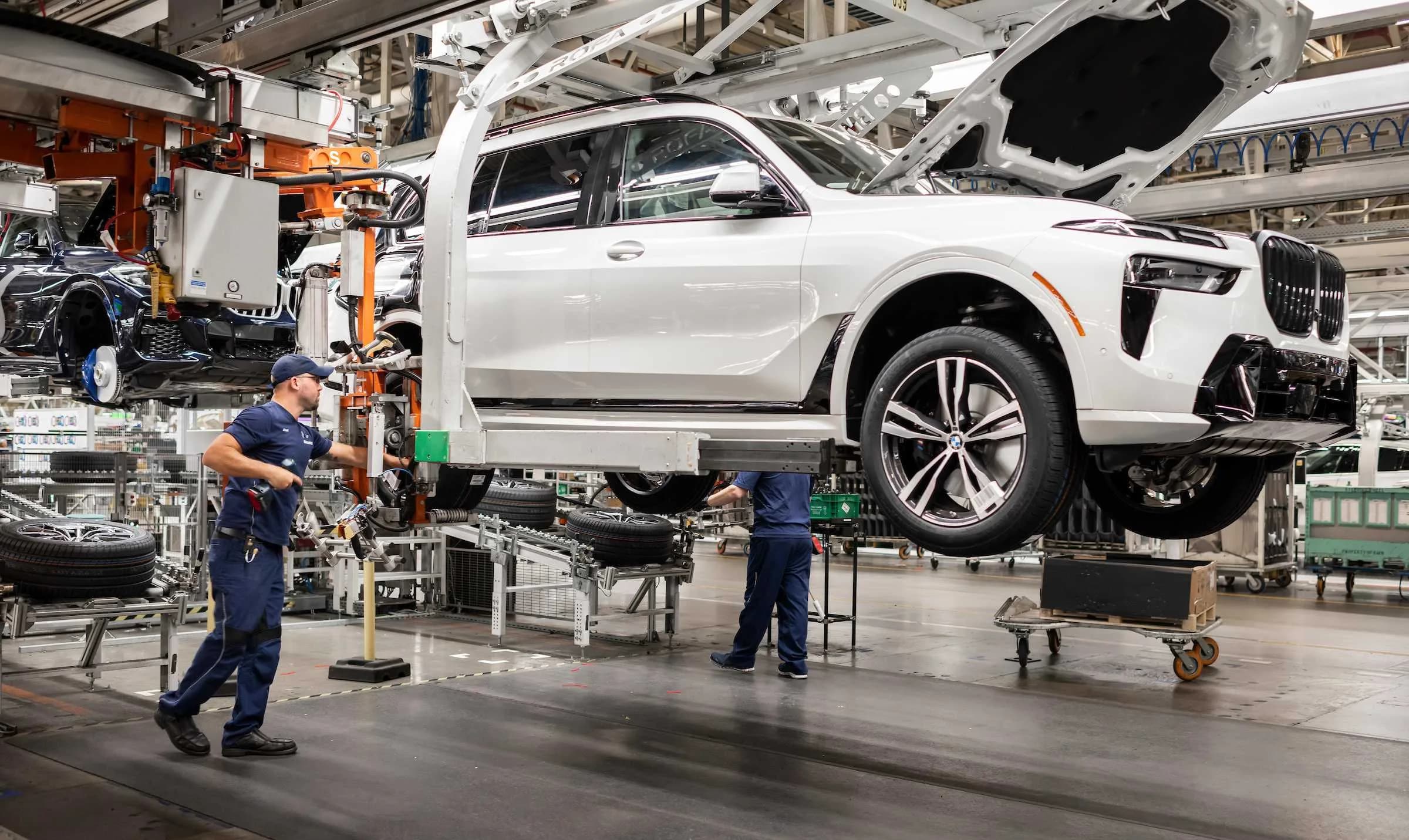 BMW își restrânge gama pentru un SUV poziționat peste X7 în SUA