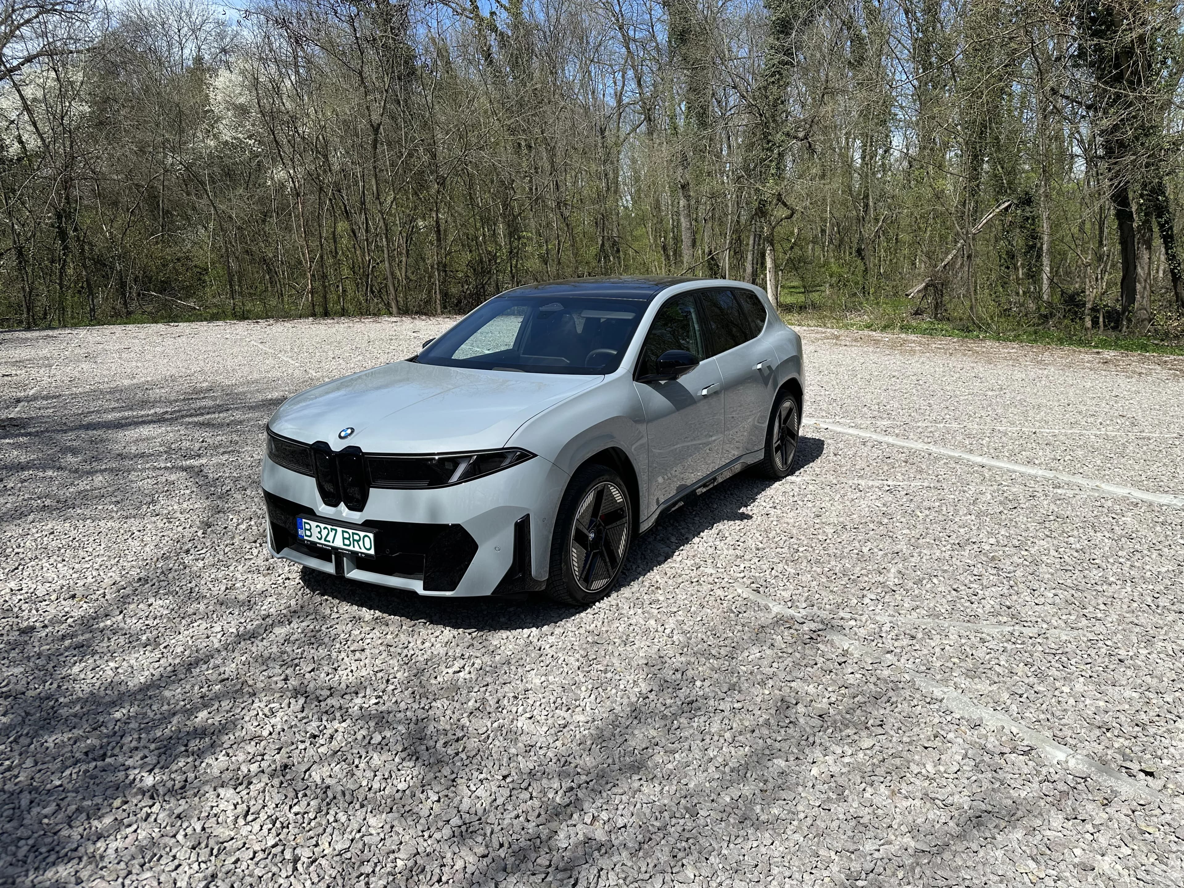 BMW lansează o versiune de bază nouă pentru modelul iX3 în gama sa actualizată