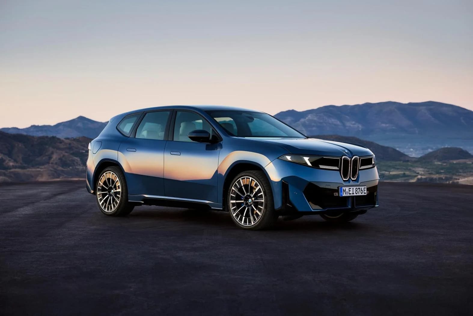 BMW iX3 câștigă titlul de Mașina Anului 2026 la nivel mondial