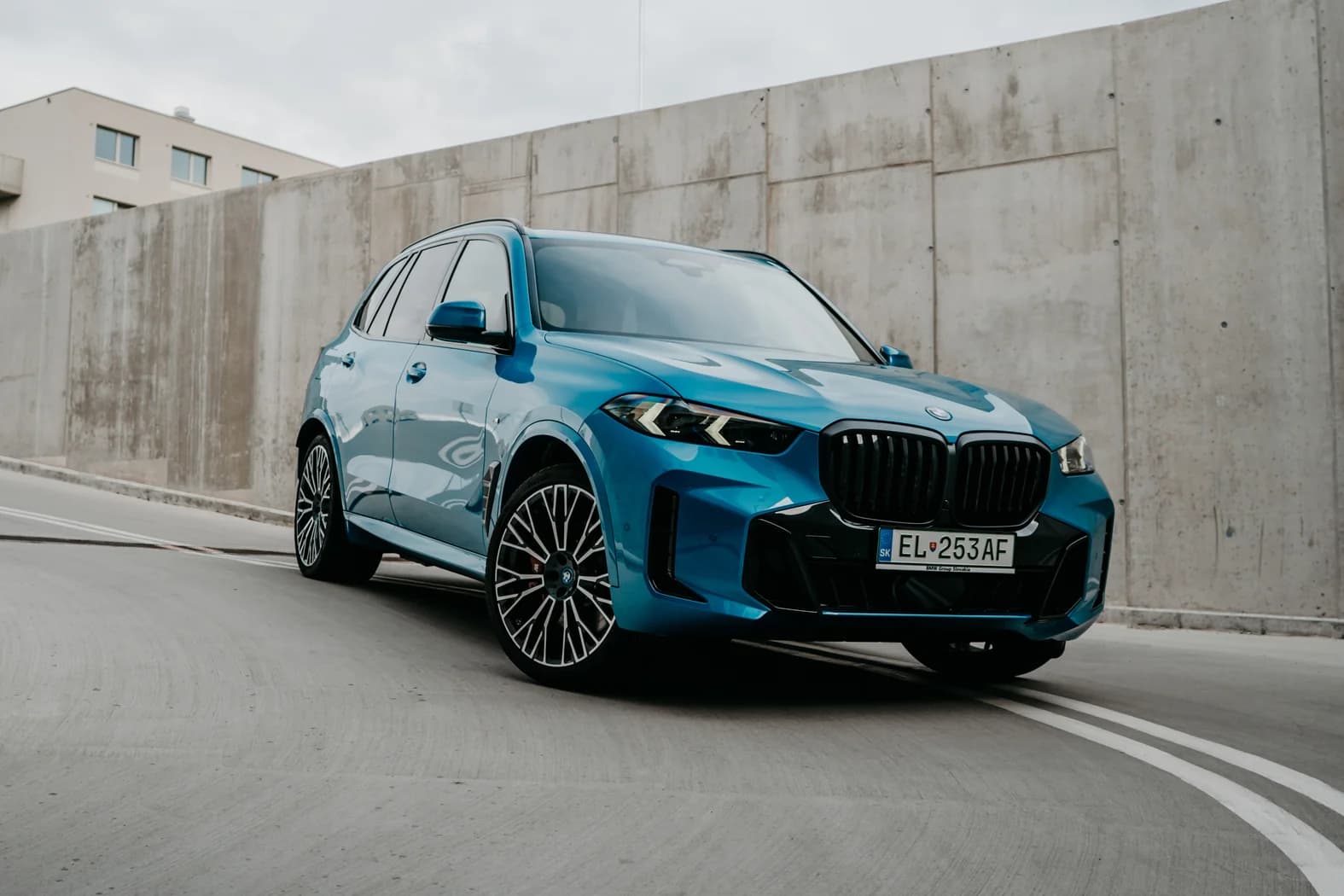 BMW România înregistrează peste 5.000 de înmatriculări într-un an, X5 rămâne modelul favorit