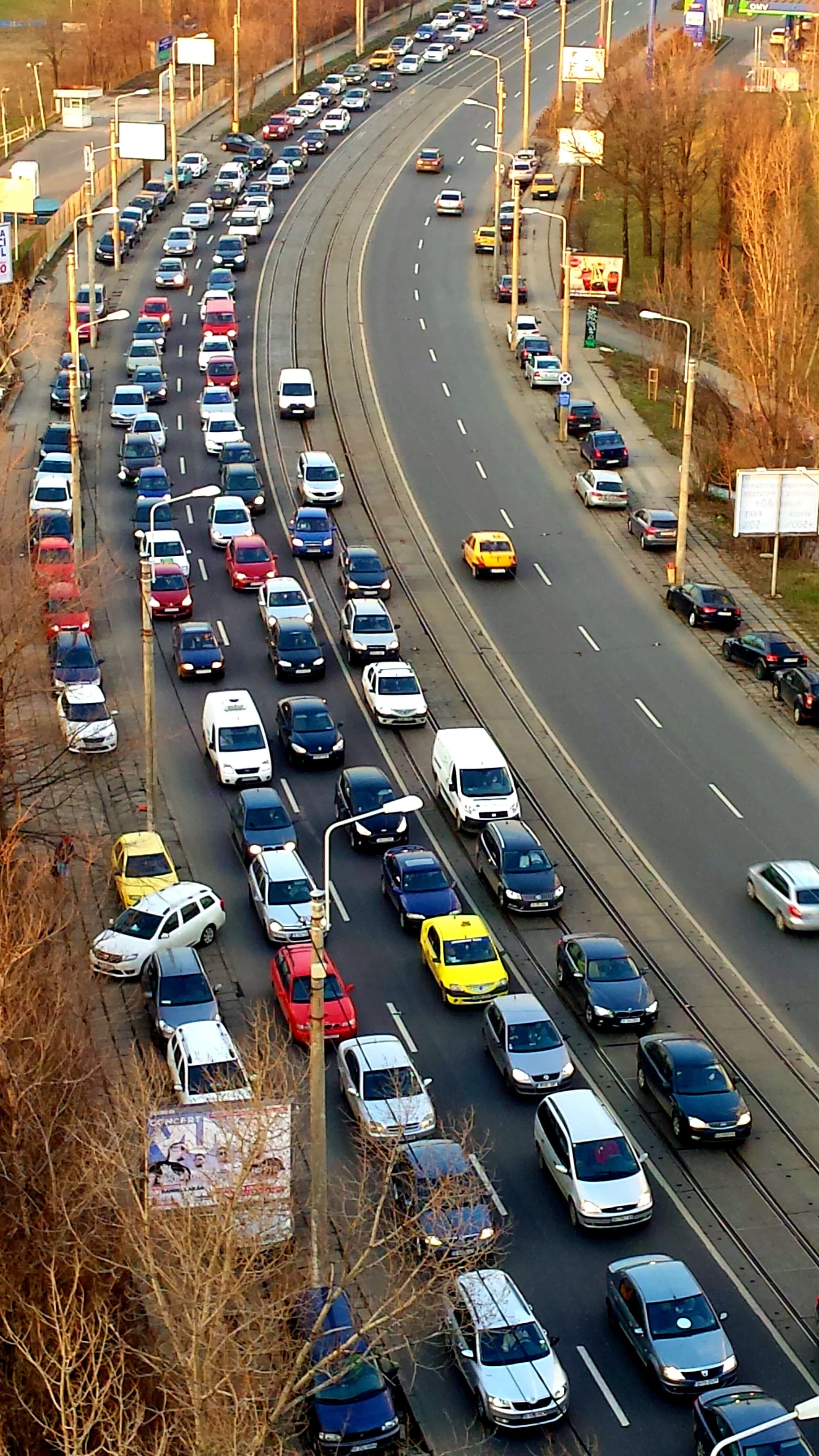 Bucureștiul ar putea restricționa treptat mașinile poluante din 2027