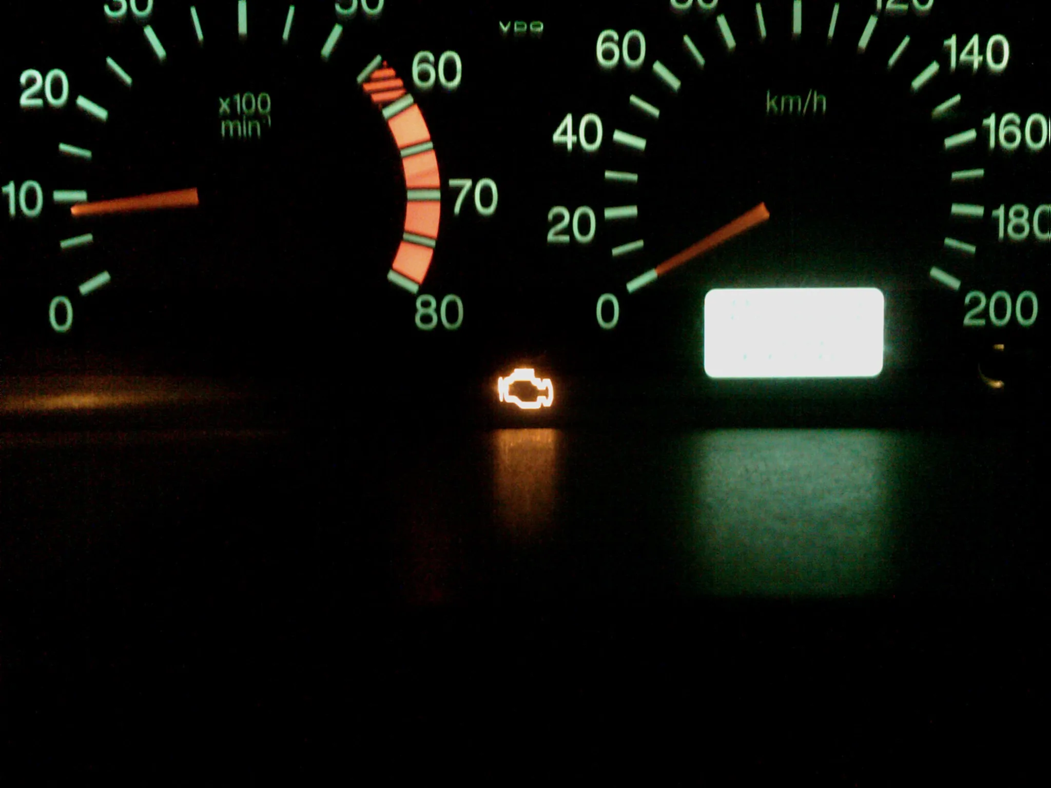 De ce revine martorul Check Engine după reparație: cauzele care trebuie verificate