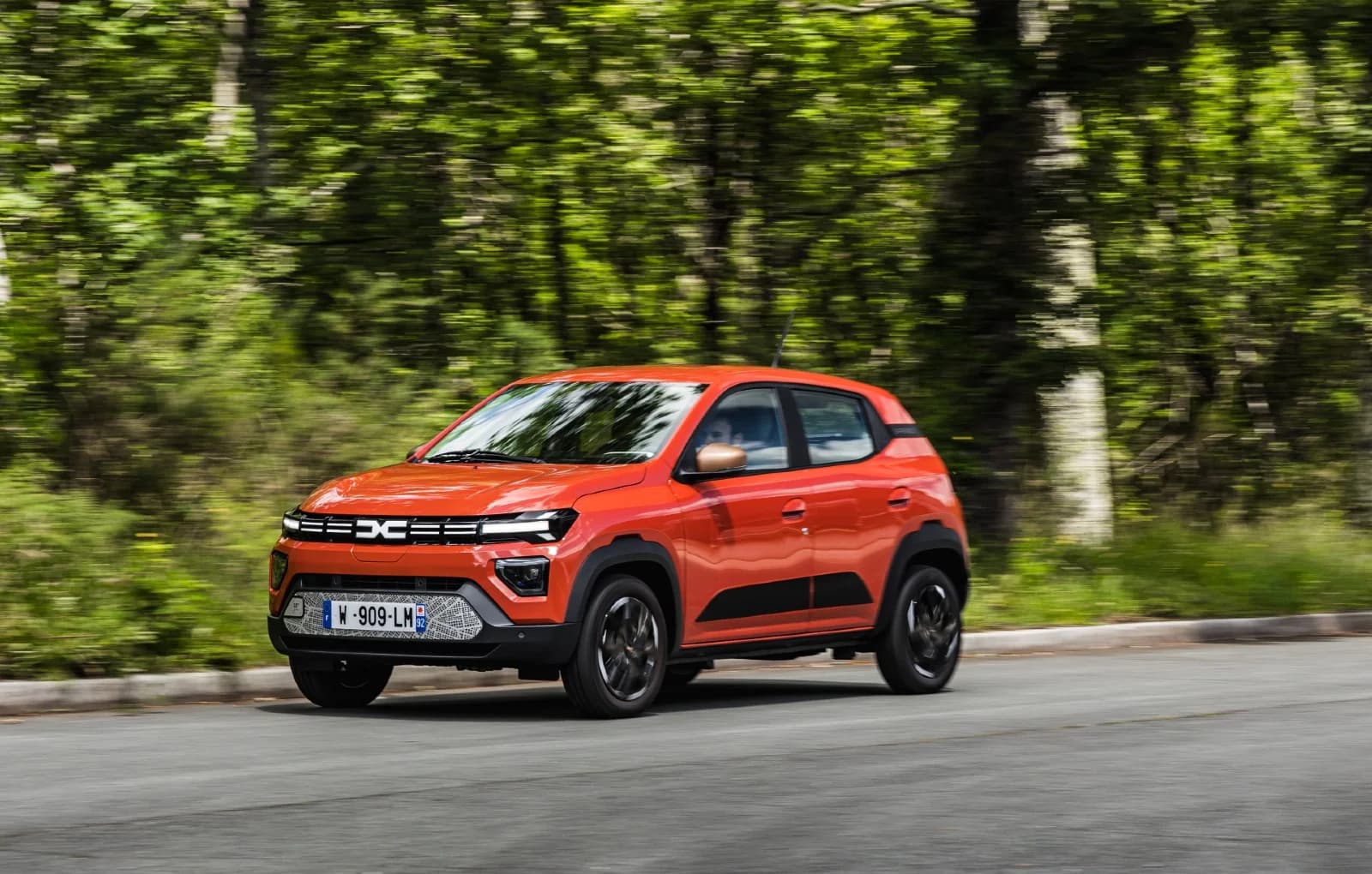 Comenzi lansate oficial în europa pentru noua versiune de Dacia Spring de 100 de cai putere