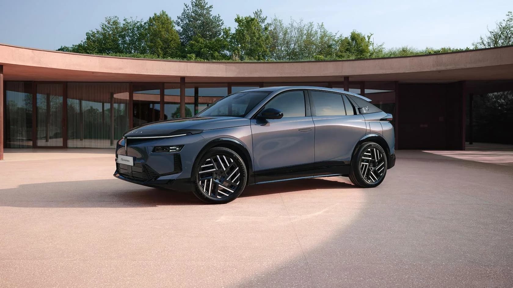 Lancia a prezentat noua generație Gamma: Un crossover coupe disponibil în trei versiuni electrice