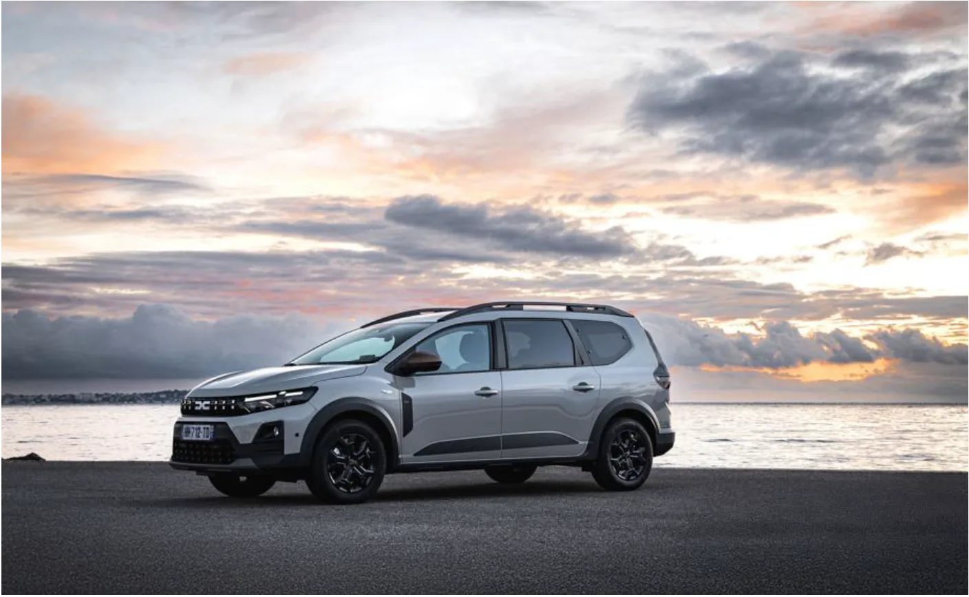 Noua generație Dacia Jogger ar putea fi mai spațioasă și mai accesibilă