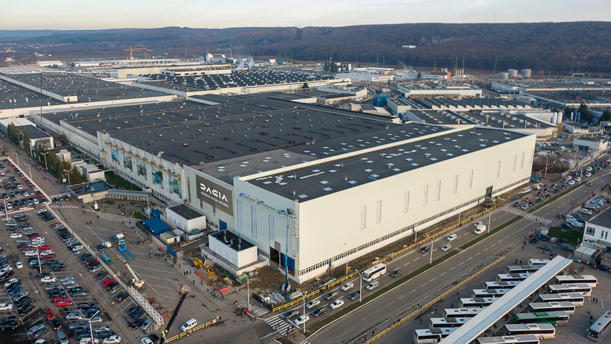 Dacia oprește temporar producția la Mioveni în octombrie, pe fondul comenzilor mai mici