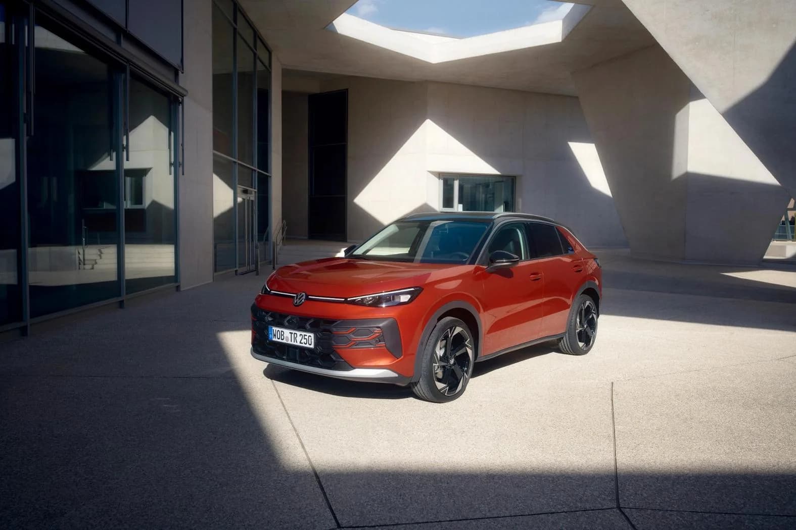 Noul Volkswagen T-Roc disponibil acum și în România de la 28.700 euro în sus