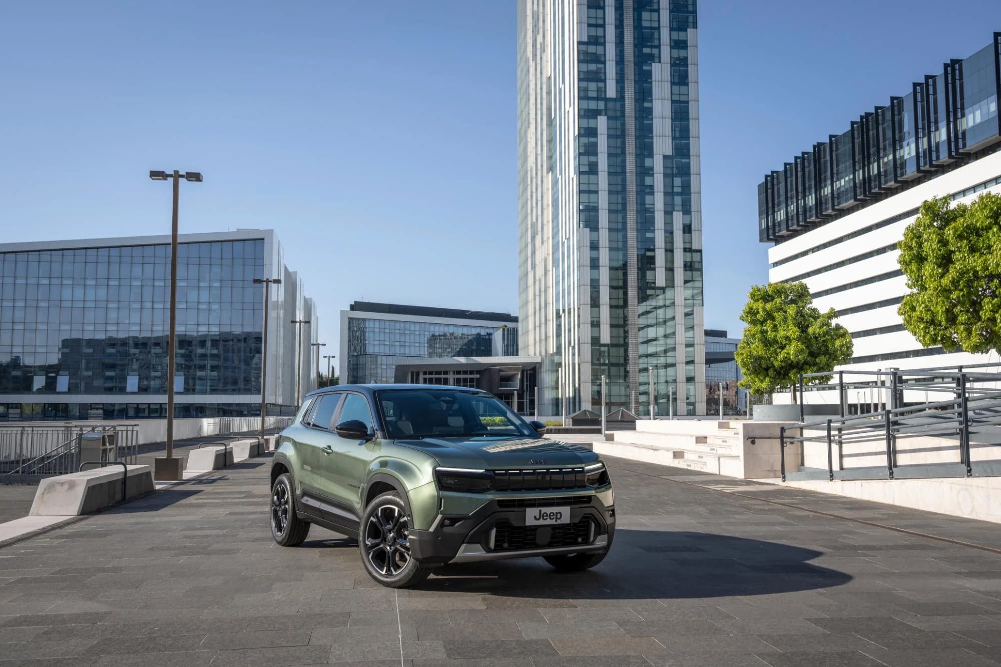 Design actualizat și motorizare performantă nouă pentru Jeep Avenger facelift