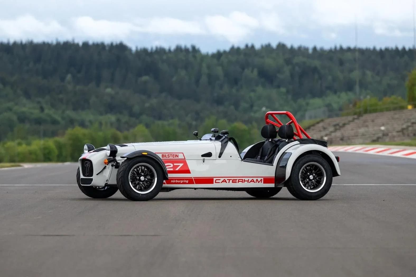 Ediție aniversară limitată dedicată legendarului circuit Nürburgring