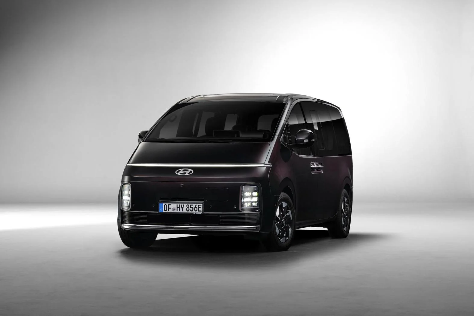 Hyundai Staria Electric Lansat cu Autonomie de 400 de Kilometri