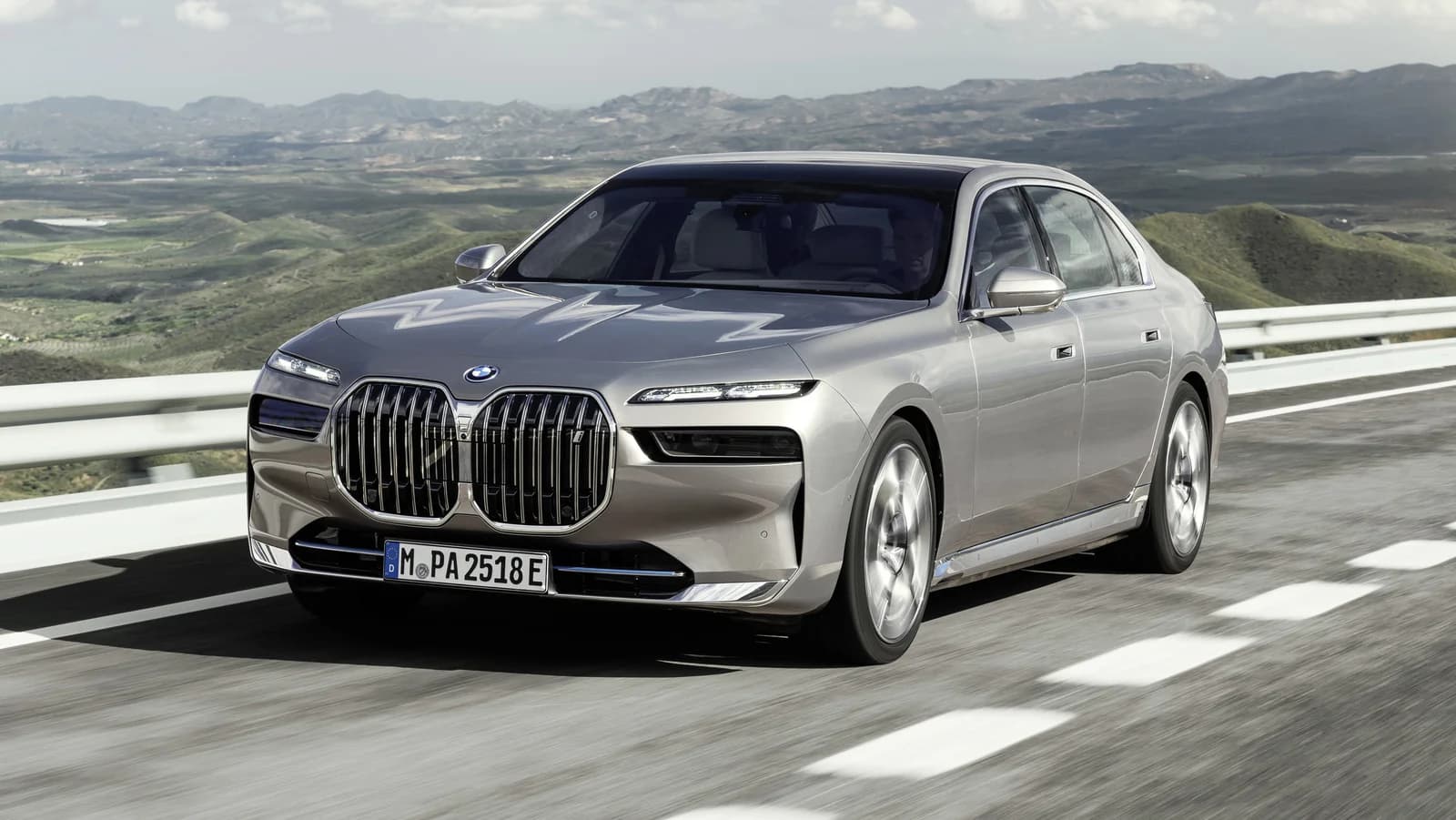 BMW i7 carwow