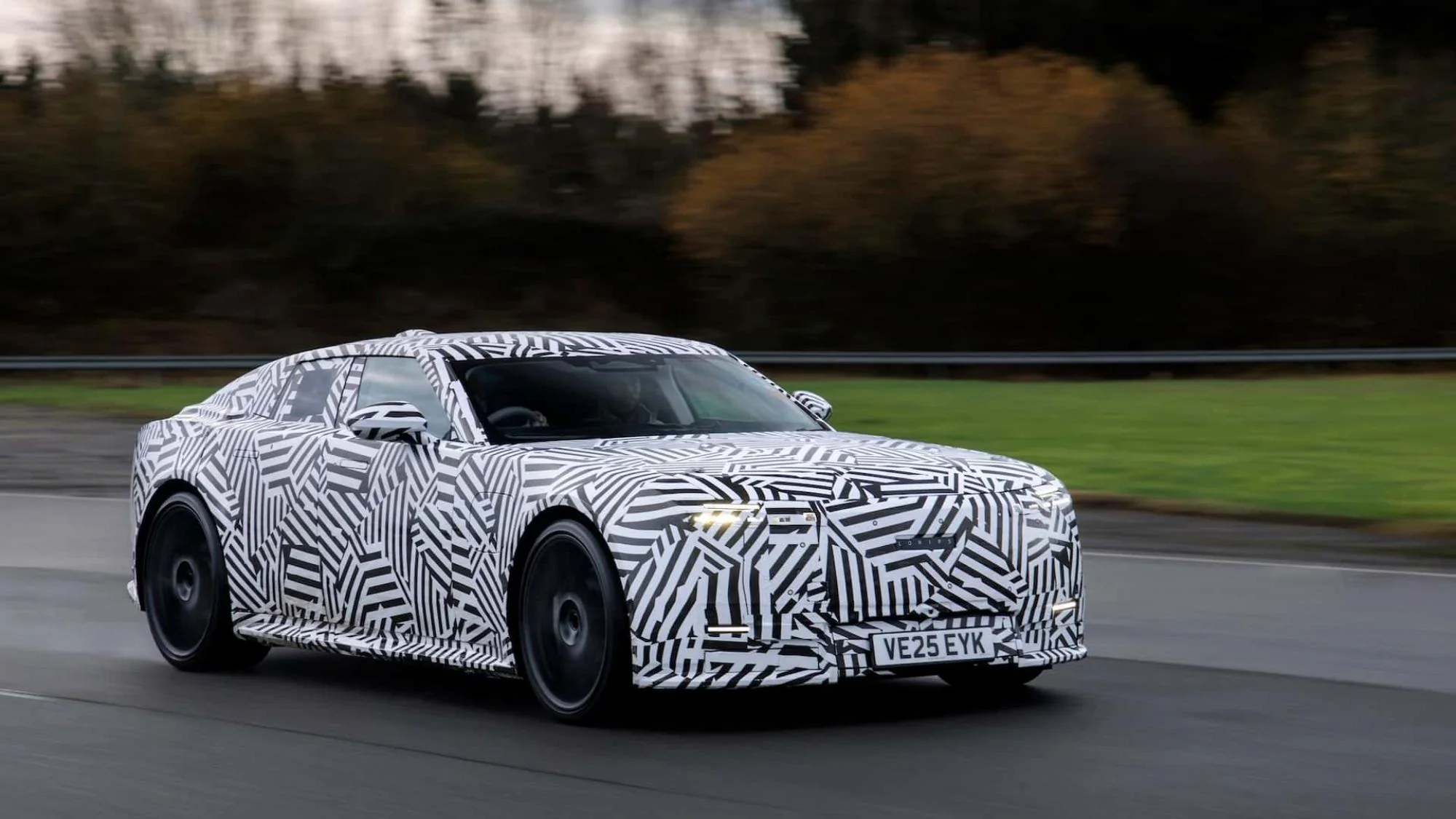 Jaguar lansează un nou model electric cu 3 motoare și 1000 CP – detalii exclusive
