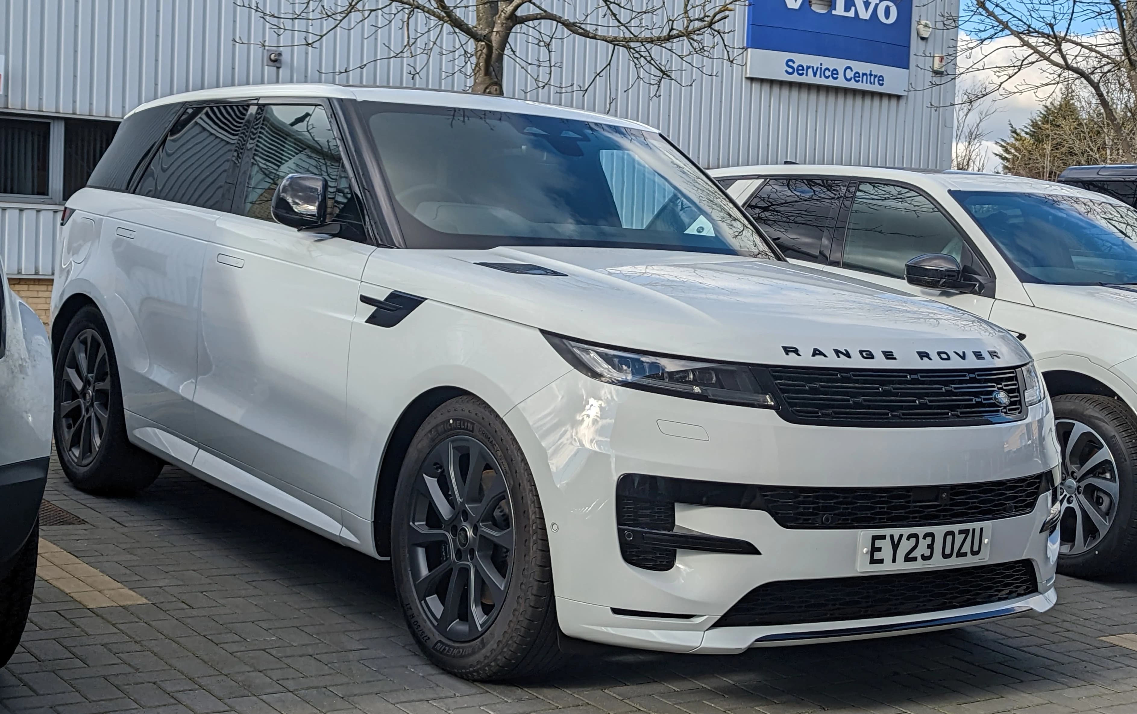 JLR recheamă în service peste 170.000 de mașini din cauza riscului de pierdere a puterii