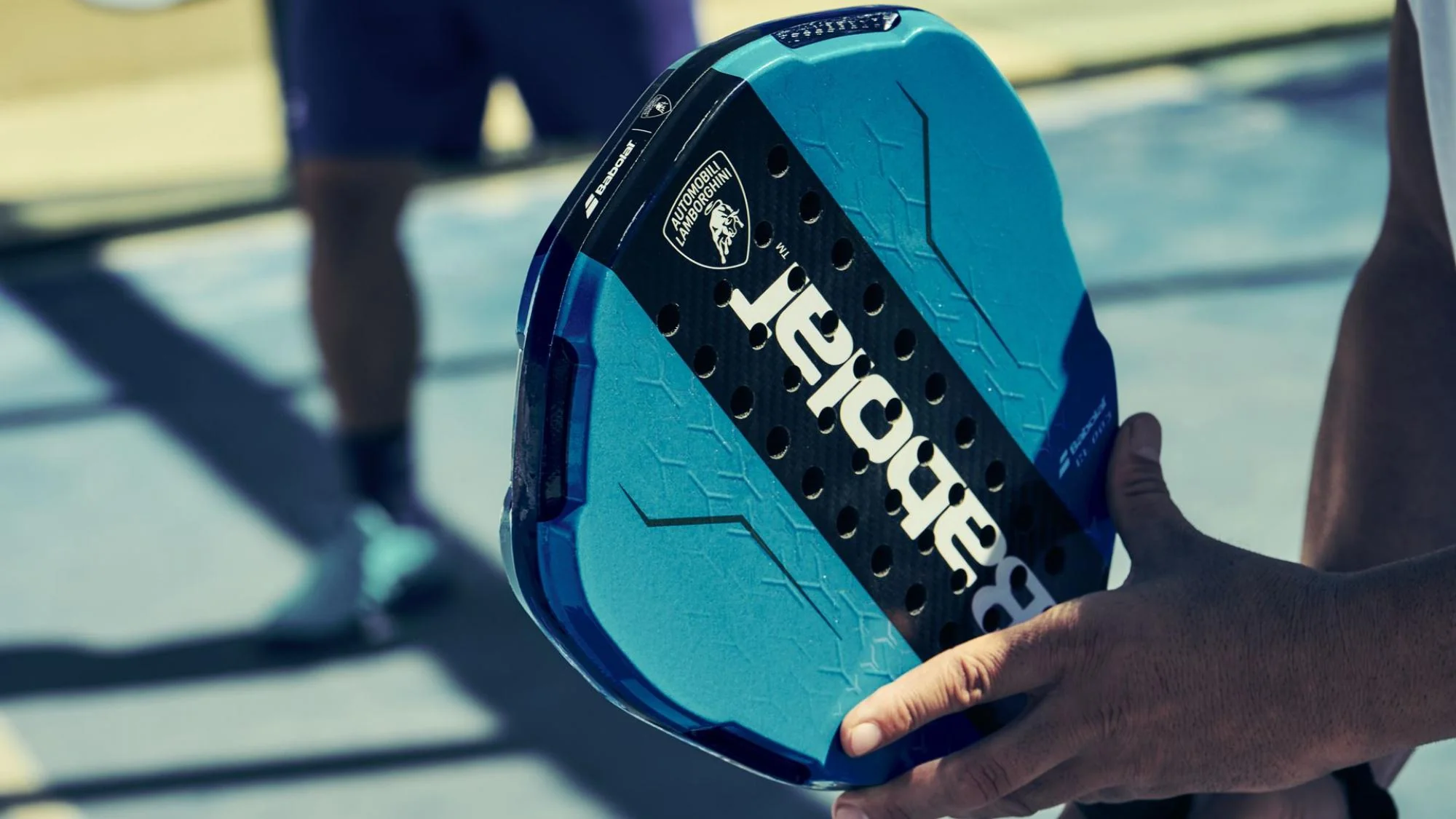 Lamborghini și Babolat lansează o nouă rachetă de padel în colaborare exclusivă