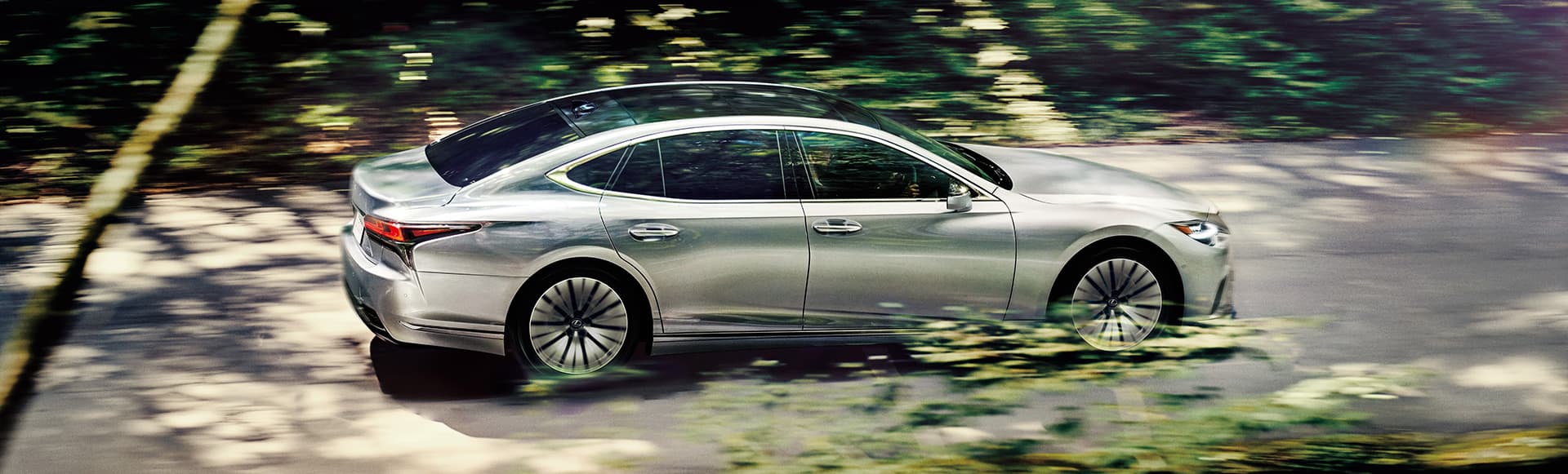 Lexus LS continuă în 2027, dar numai ca hibrid. Prețurile și modificările sedanului de lux
