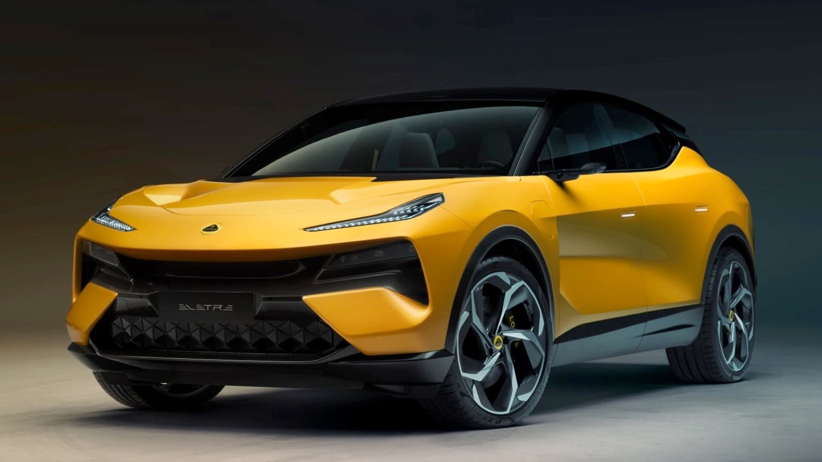 Lotus Eletre și Emeya primesc OTA. Hyper Pilot rămâne în Germania