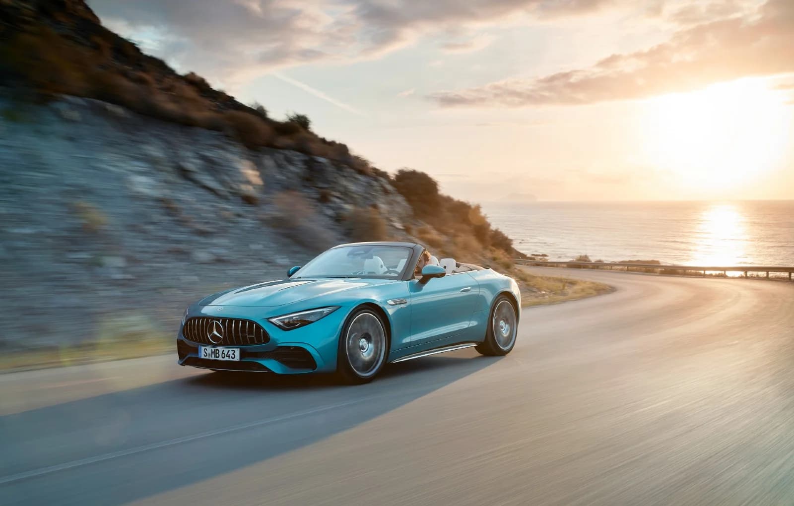 Mercedes-Benz renunță la motorul în 4 cilindri pentru noul model SL