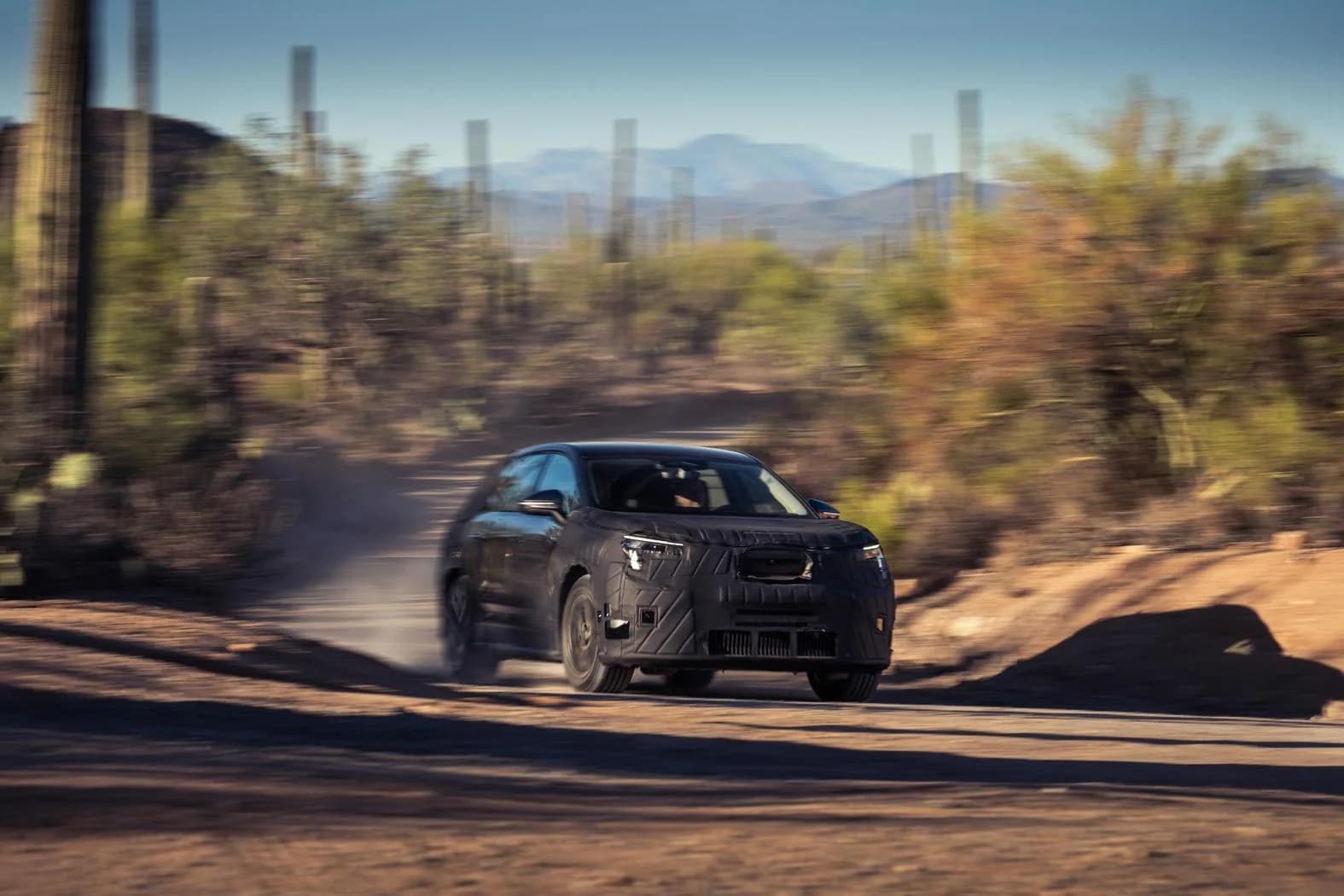 Noi imagini cu viitoarea Skoda Peaq în teste extreme în deșertul Arizona