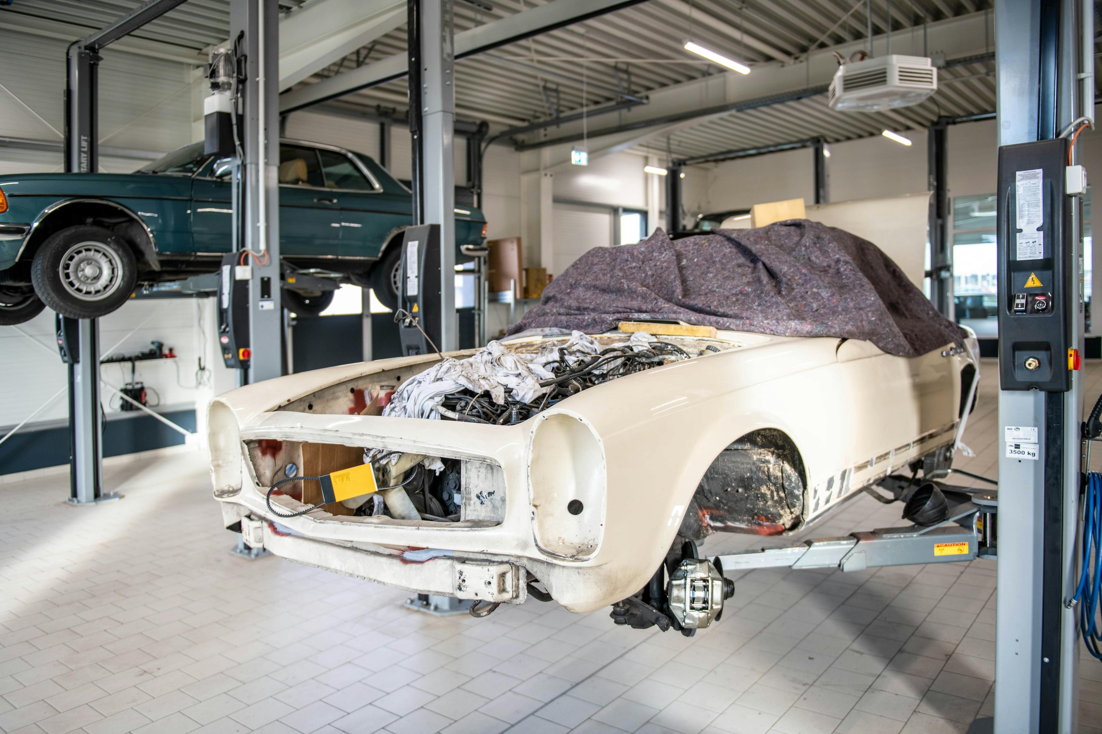 Cele mai bune 4 mașini europene în care să investești dacă îți plac proiectele de restaurări auto
