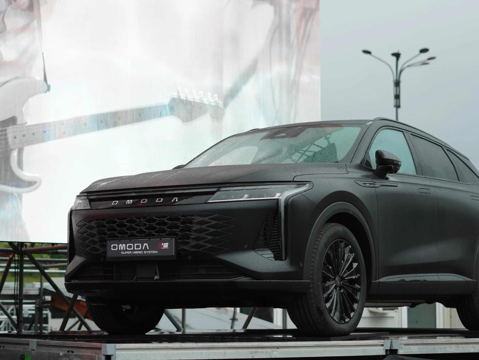Omoda 9 Black Edition la preț de listă de 55.000 de euro