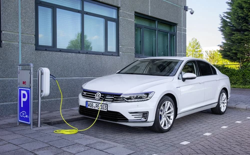 VW Passat GTE