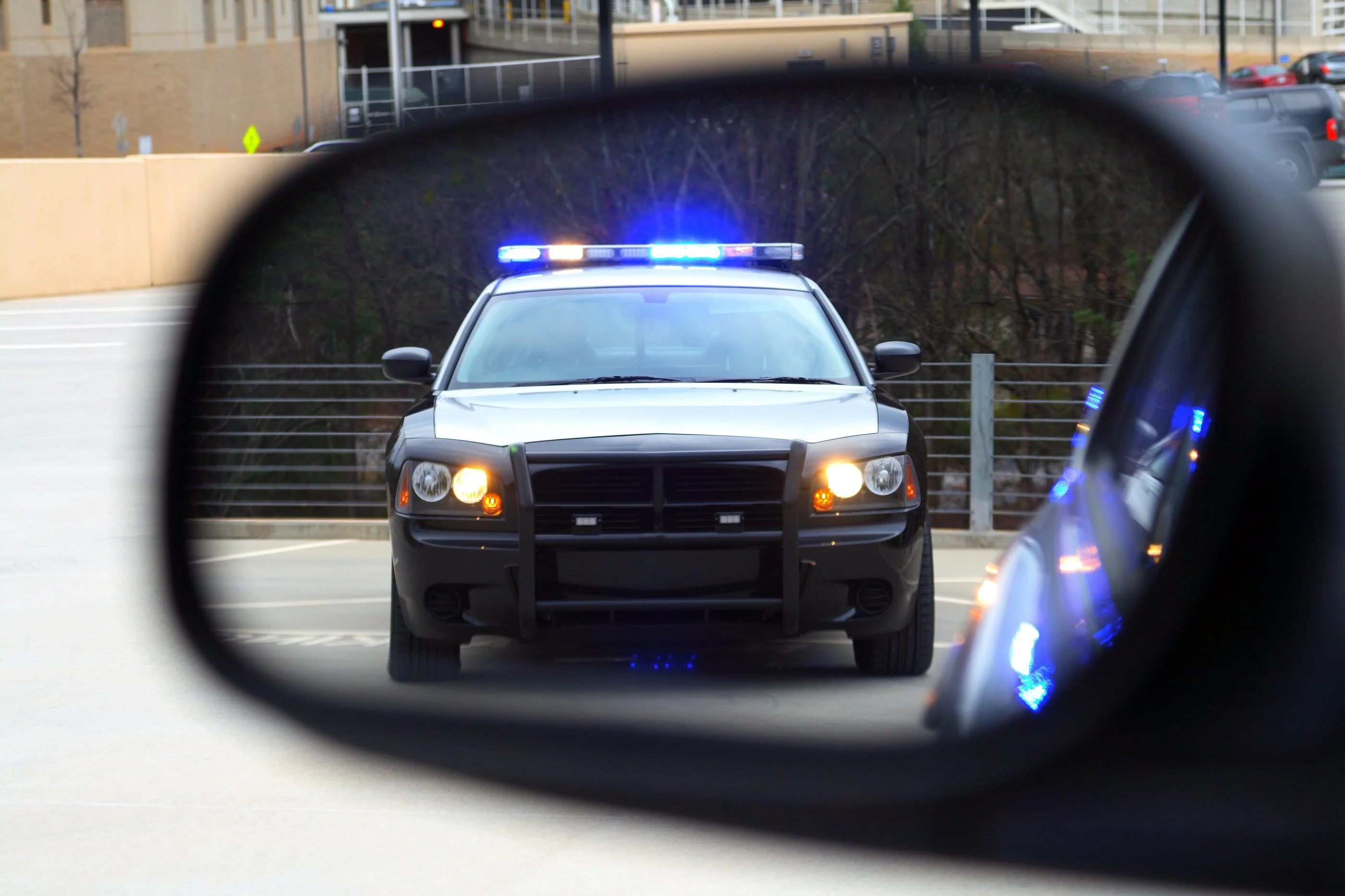 Polițistul te-a oprit în trafic? Iată ce drepturi și obligații ai!