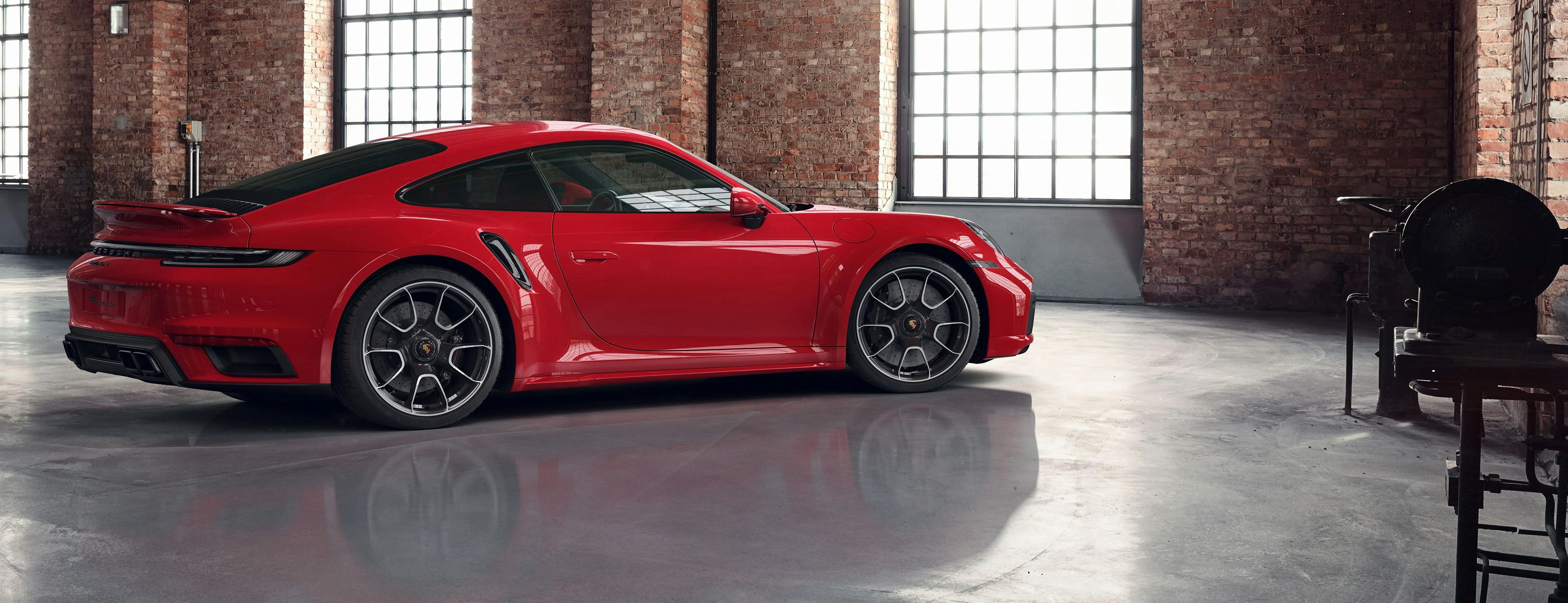 Găsește cele mai surprinzătoare modele de la Porsche pe CautiMasina.ro