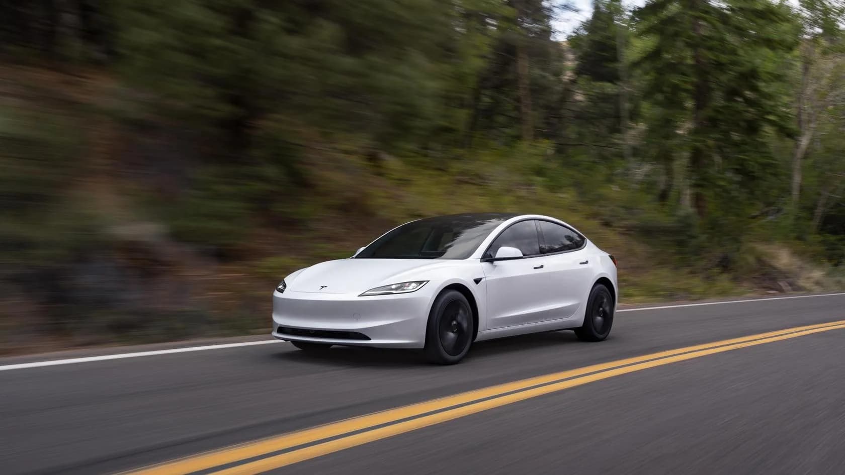 Preț de pornire de la 36.990 euro pentru Tesla Model 3 Standard în România