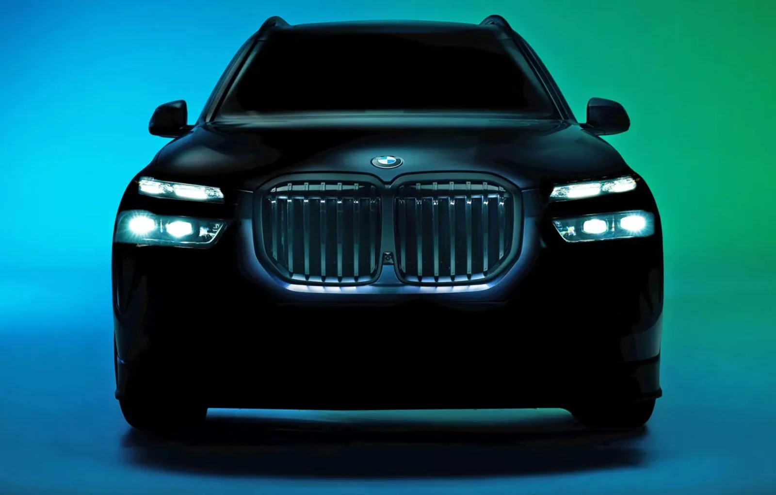Prima imagine oficială cu noul BMW Alpina X7, dezvăluit recent