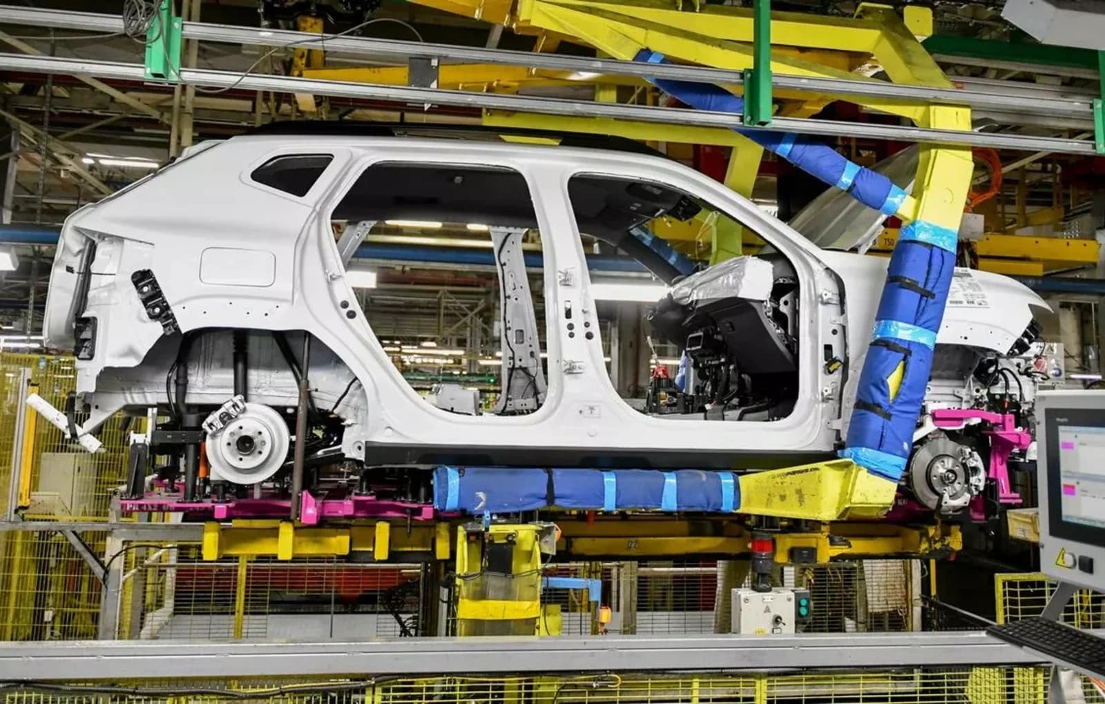 Producția auto în România înregistrează o scădere de 6% în ianuarie 2026