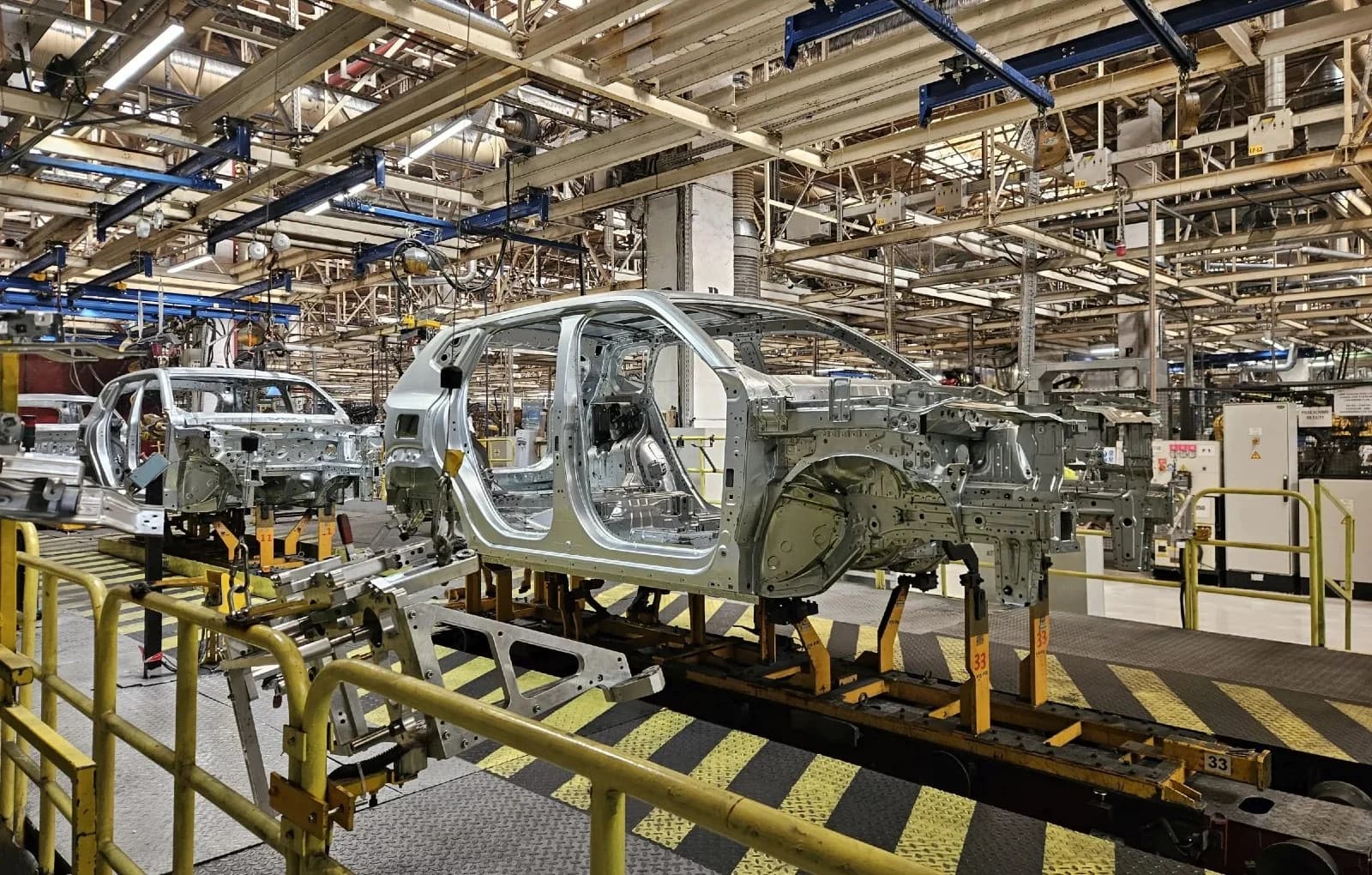 Producția auto în România scade cu 2,5% în primele 11 luni ale anului