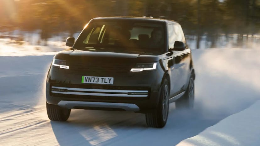 Range Rover Electric surprins în teste la Cercul Arctic