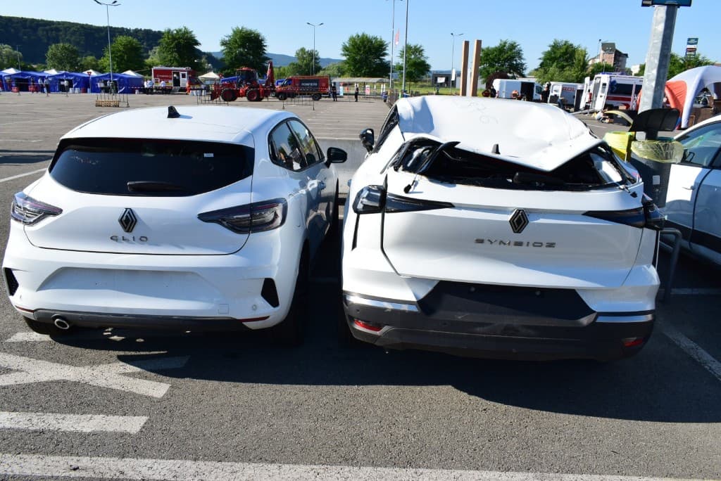 Renault și IGSU – 10 ani de parteneriat și peste 500 caroserii oferite pentru exercițiile de descarcerare realizate de salvatorii români