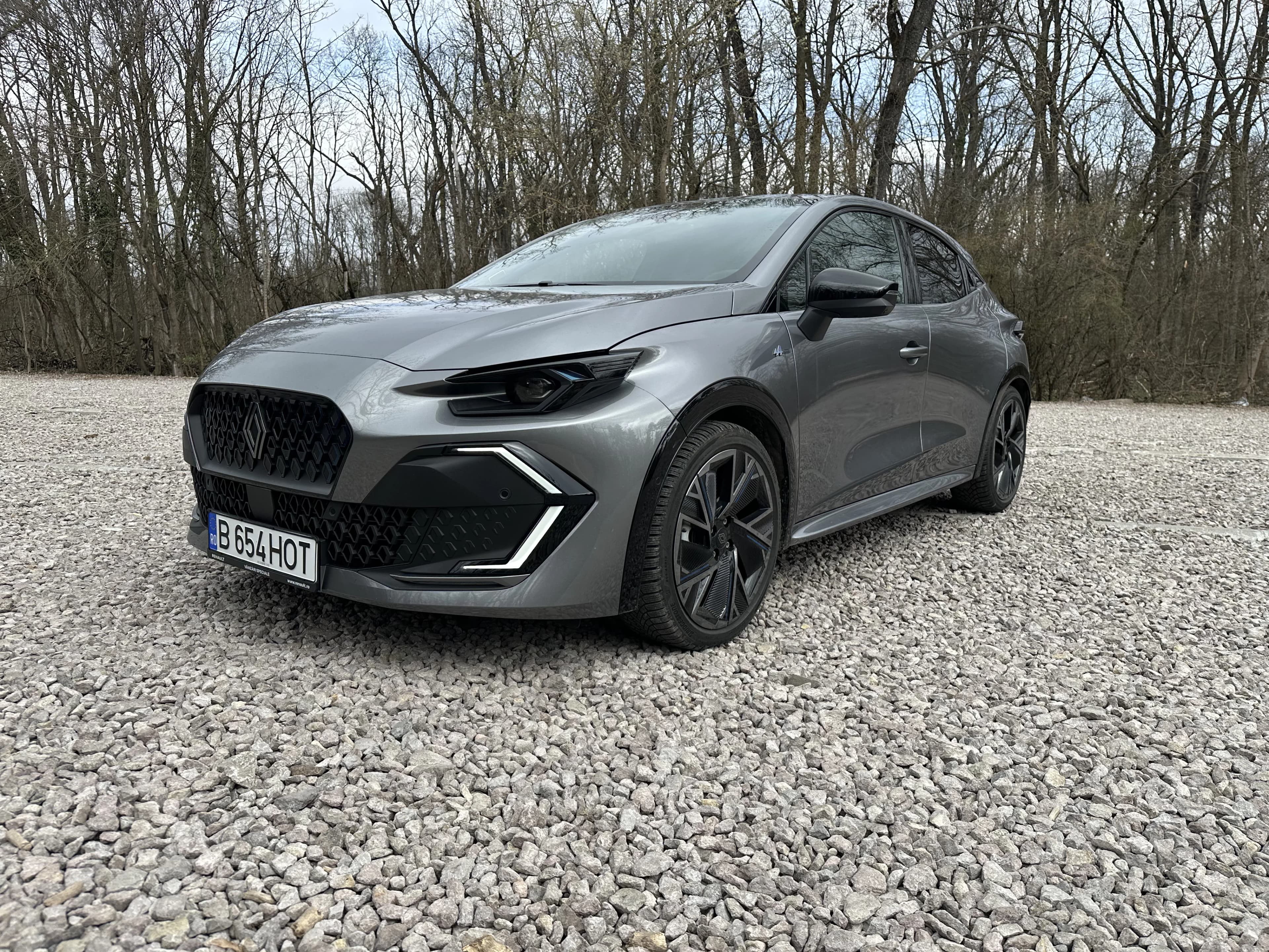 Test drive Renault Clio E-Tech full hybrid: unul dintre cele mai tehnologizate hatchback-uri mici