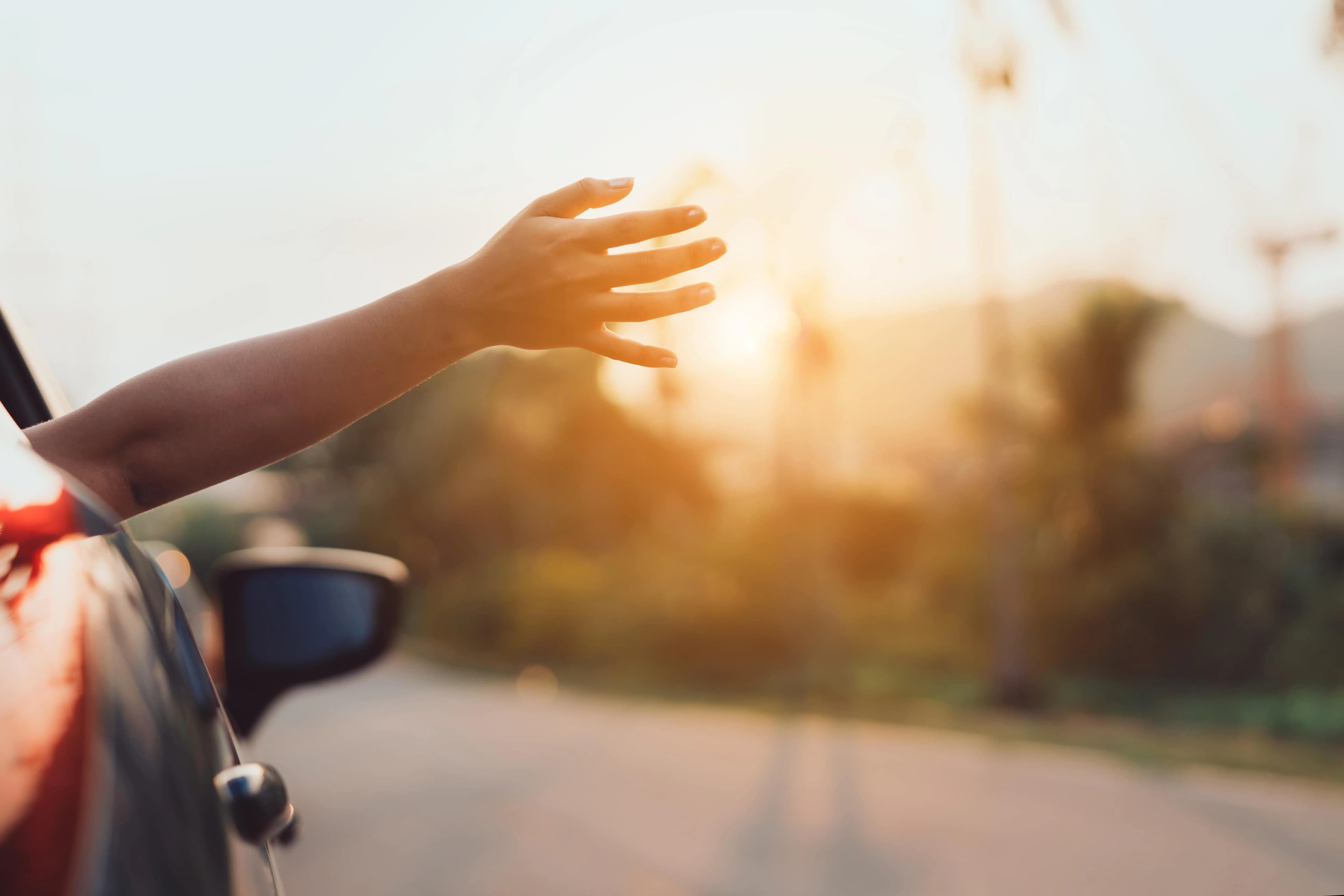 Cât costă drumul cu mașina în Grecia în 2026: benzină, diesel, hybrid, PHEV sau electrică