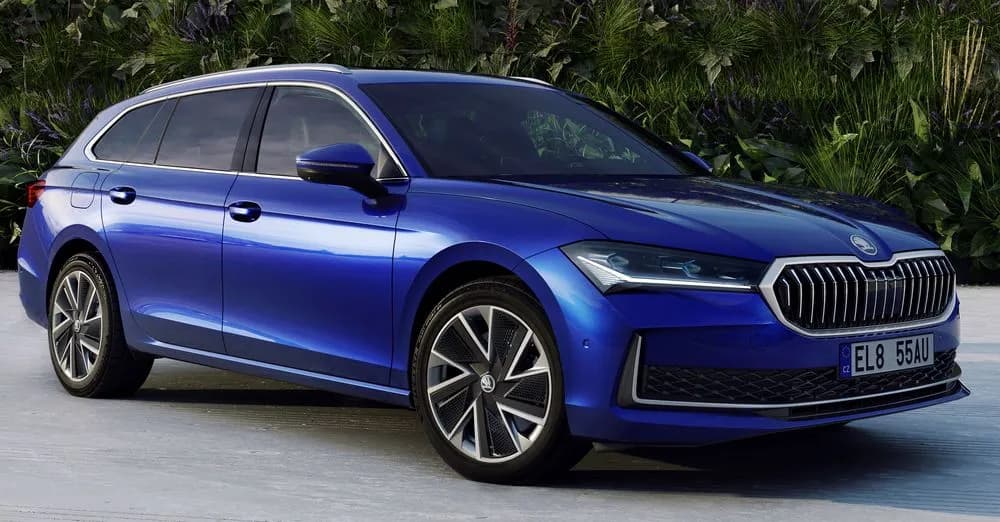 Noua Skoda Superb iV hibrid plug-in obține o autonomie electrică de 135 de kilometri