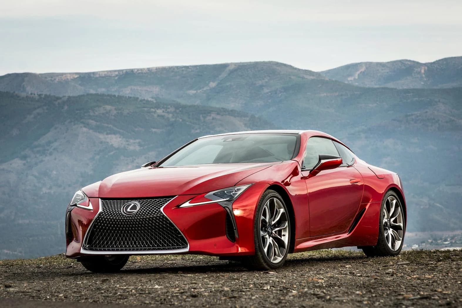 Lexus a anunțat că va retrage din producție modelul LC la jumătatea anului 2026