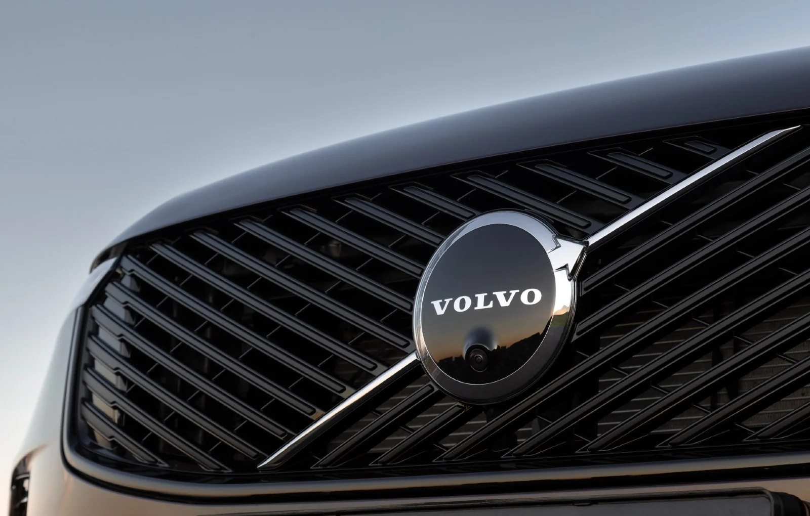 Viitoarele modele Volvo vor include mai multe componente fabricate de Geely