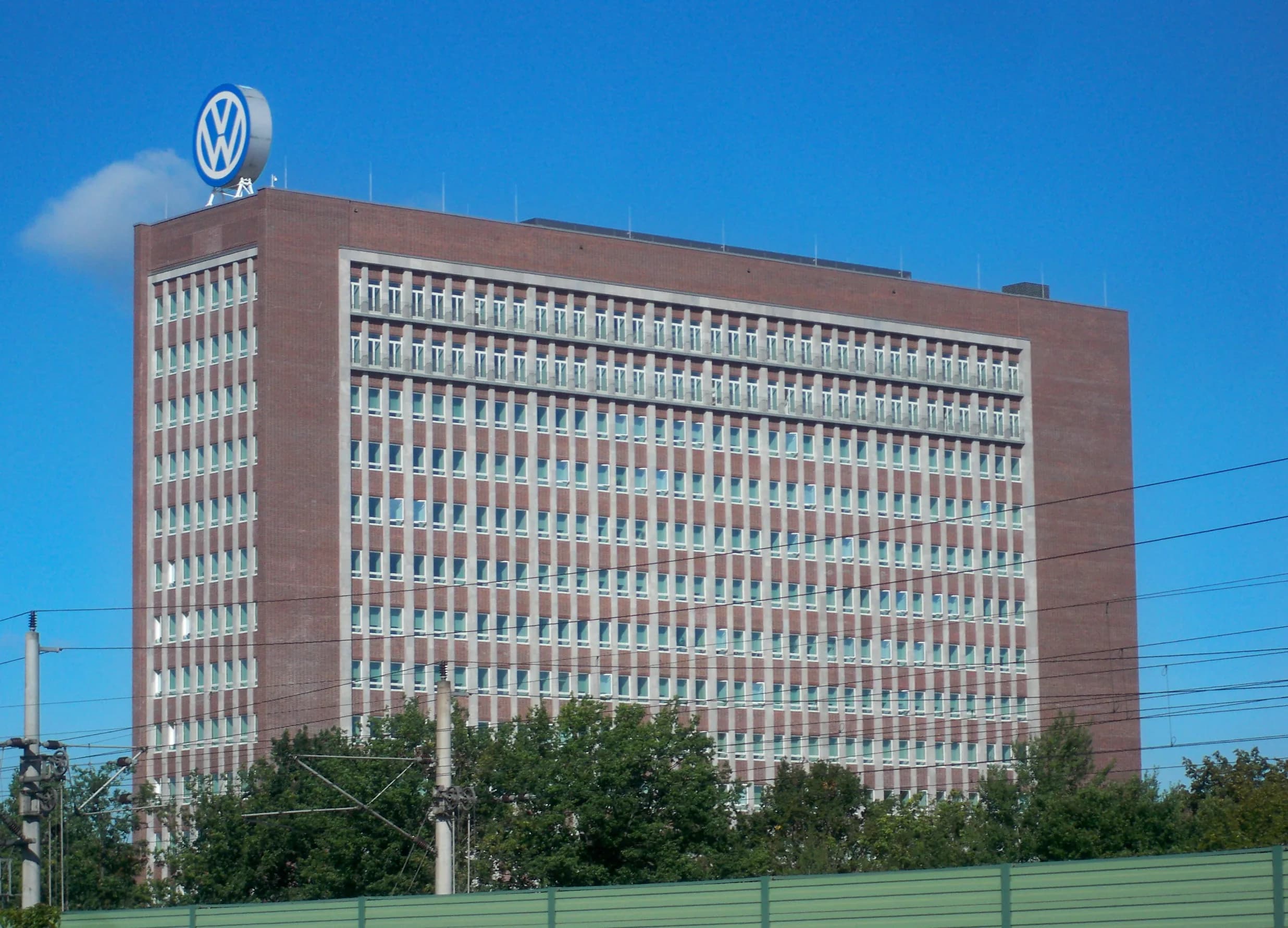 Volkswagen își revizuiește prognoza pentru 2026: marja operațională poate coborî la 1%