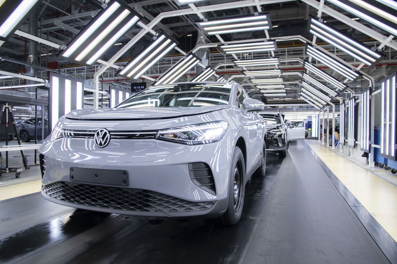 Volkswagen ar putea opri producția la patru uzine din Germania până în 2034. Decizia nu este definitivă